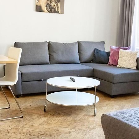 Apartments In Mala Strana - 10 Minutes From Charles Bridge Prag Dış mekan fotoğraf