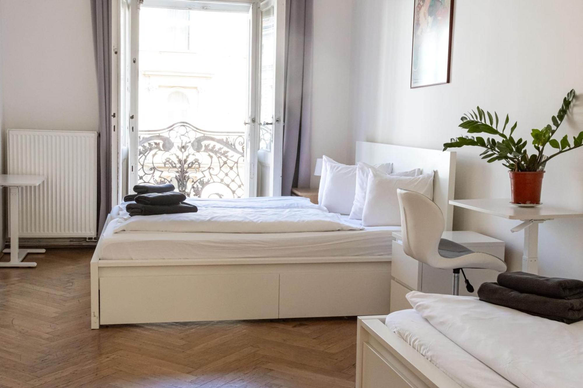 Apartments In Mala Strana - 10 Minutes From Charles Bridge Prag Dış mekan fotoğraf