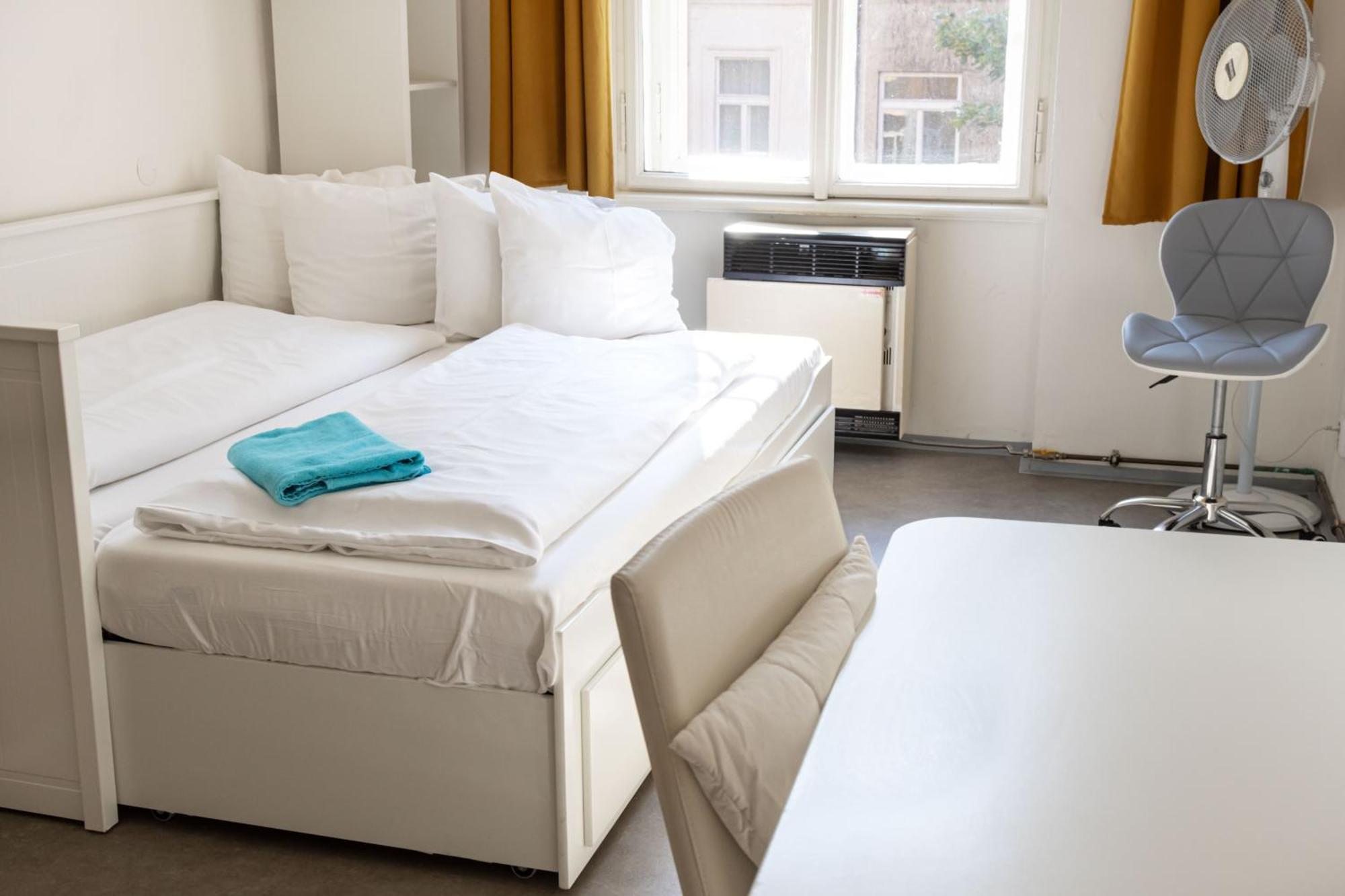 Apartments In Mala Strana - 10 Minutes From Charles Bridge Prag Dış mekan fotoğraf